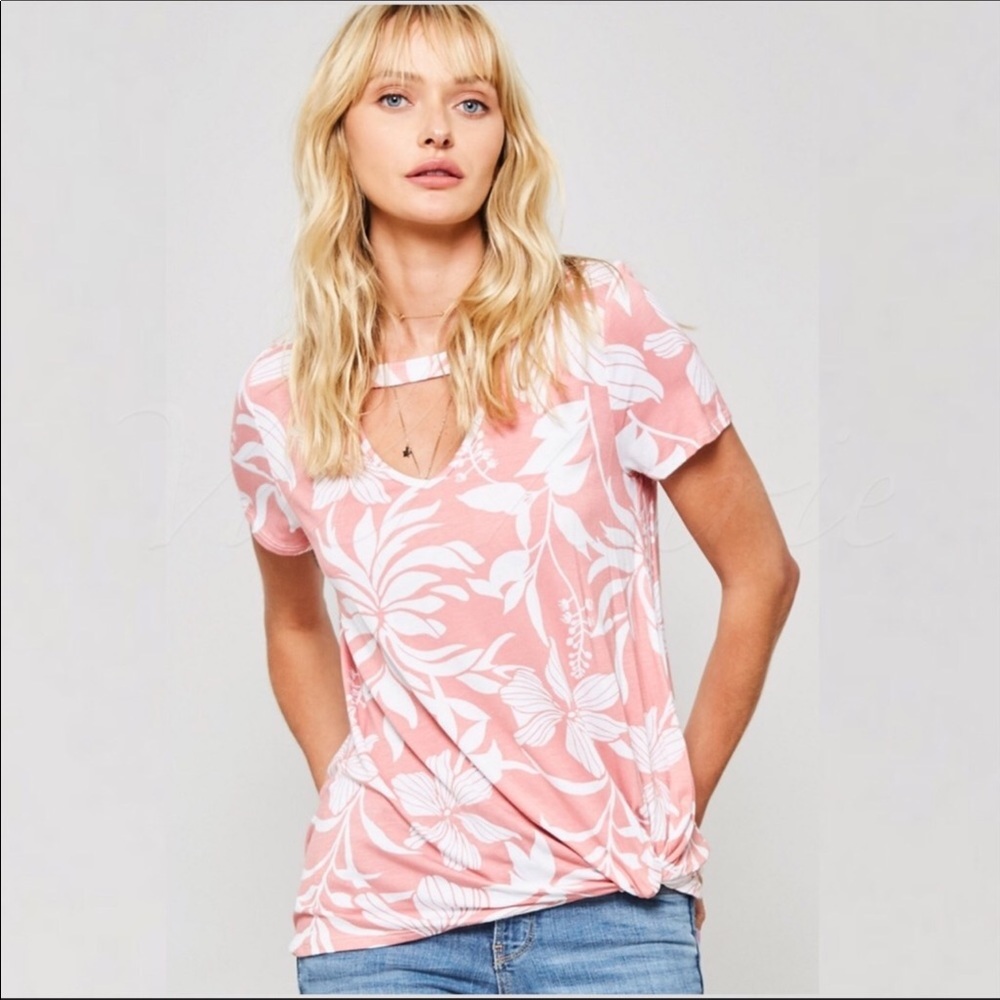 ❤️1 LEFT! Coral & white Hawaiian, w/ Choker! - Picture 5 of 5